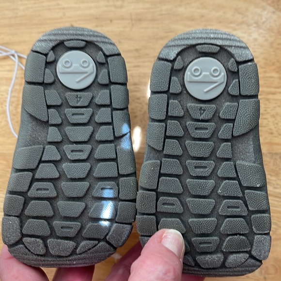 NWT Gray pink little girl baby boots - Picture 7 of 8